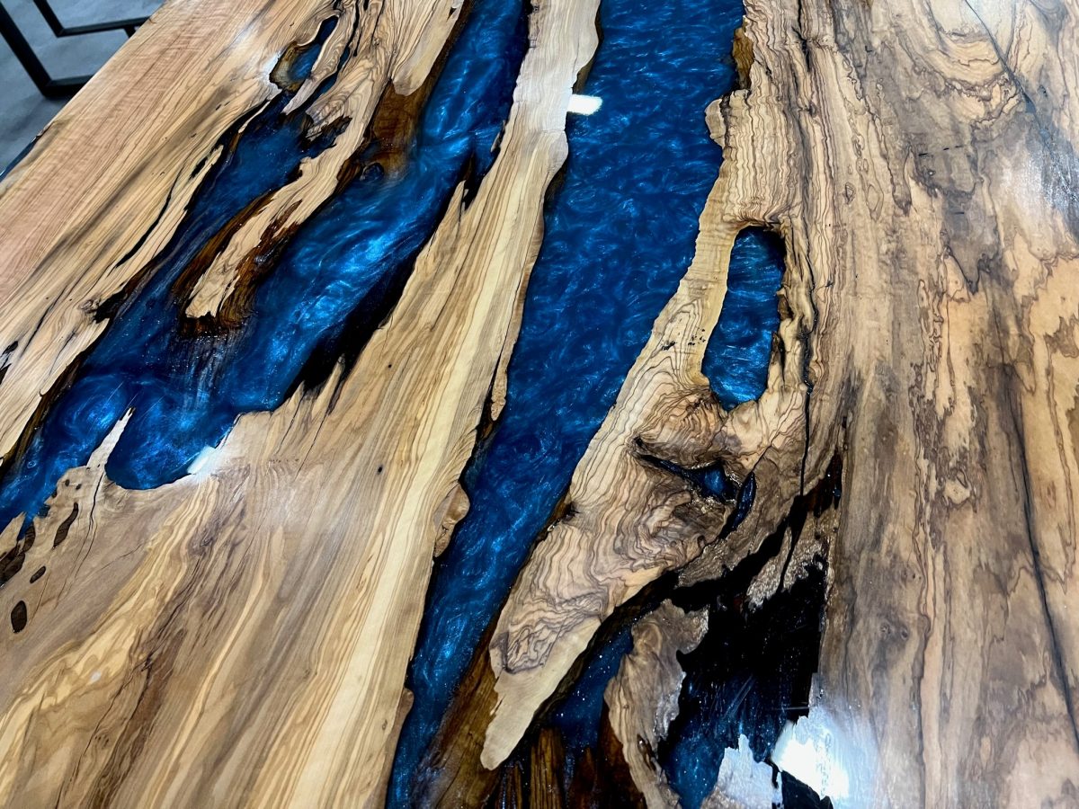 Epoxy Wood Coffee Tables / Unique Epoxy Wall Décor / Handcrafted Hotel Coffee Tables / Custom Made Hotel Tables